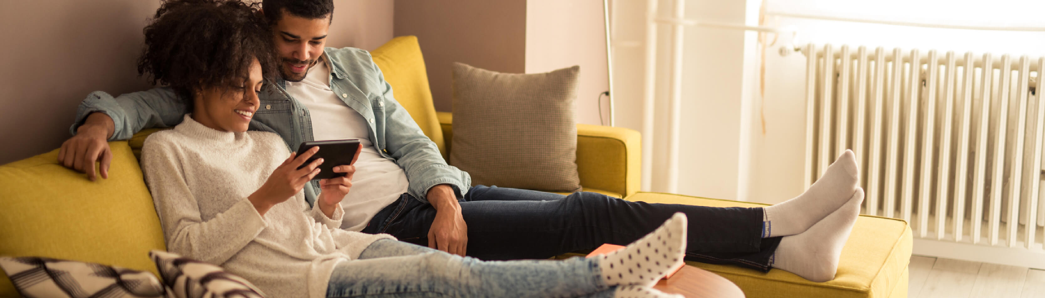 Benefits of Joint and Separate Bank Accounts for Couples