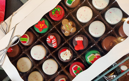 Christmas themed mini oreo gift sets by POP Culture.